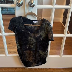 Bella Dahl deep v shirt